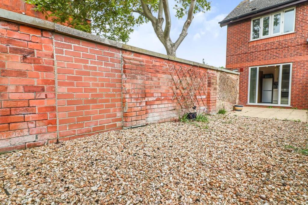 Delightful 2 Bed Room Property, Free Off Road Parking. Cleethorpes Exterior photo